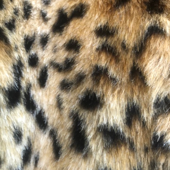 Awesome Chicos size large cheetah for vest - Picture 2 of 3